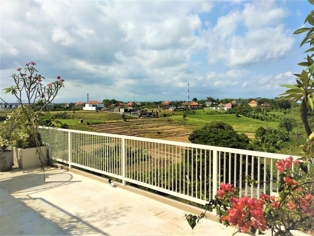 Rumah Padi Luxury Guest House Canggu  Exterior photo